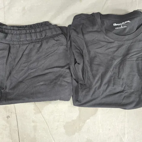 THREADBARE PYJAMA SET IN BLACK SIZE LARGE