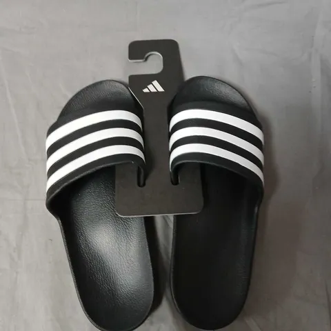 ADIDAS ADILETTE AQUA SLIDES – BLACK, US 8 (EU 42)