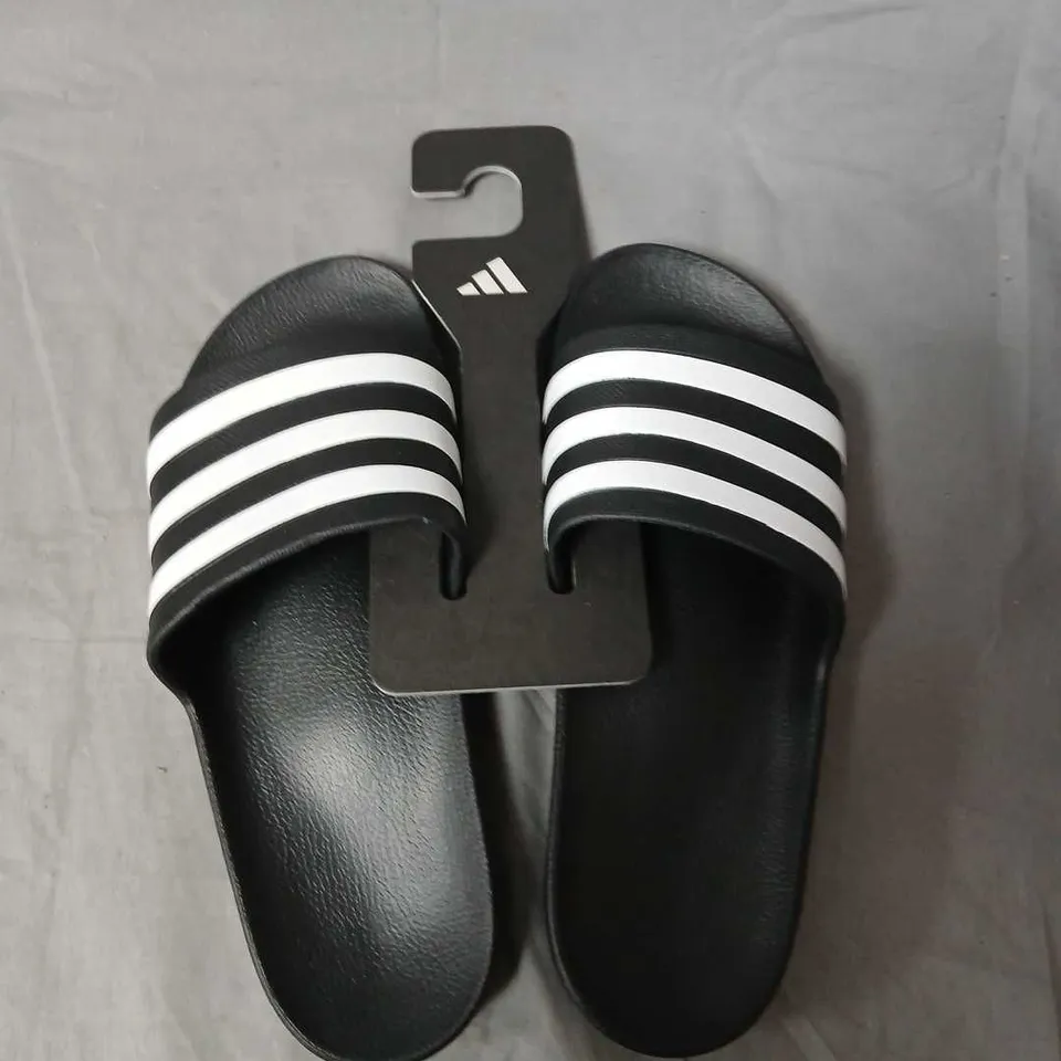 ADIDAS ADILETTE AQUA SLIDES – BLACK, US 8 (EU 42)