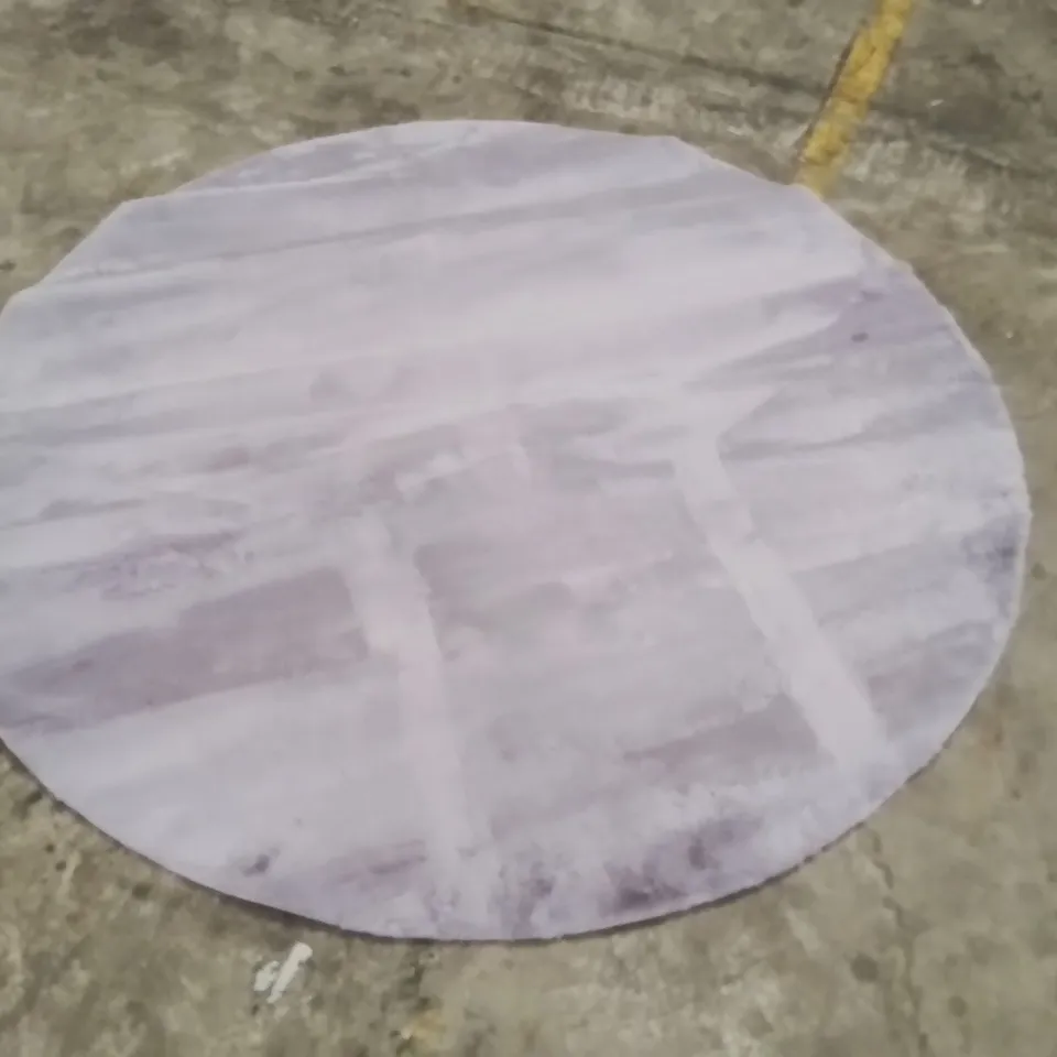 QUALITY DESIGNER AREA RUG - APPROXIMATELY 178X178