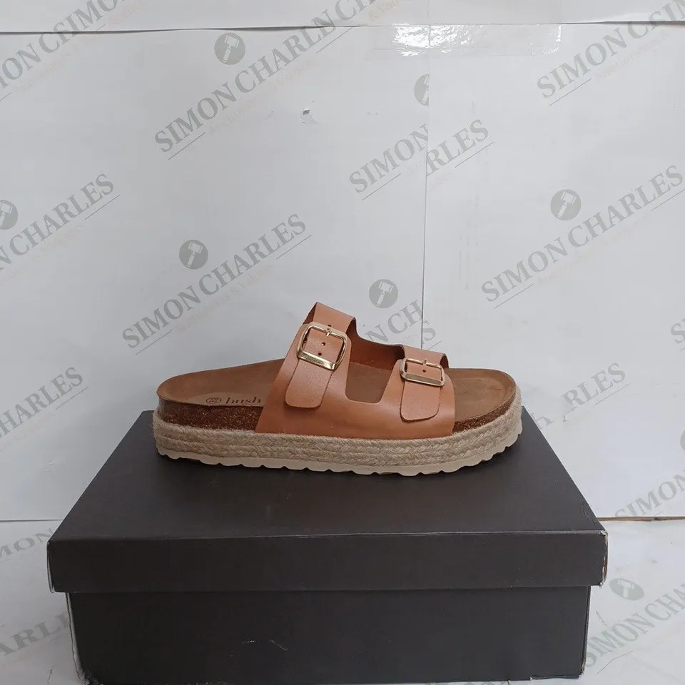 HUSH WOODSTOCK SANDALS IN TAN - EU 39