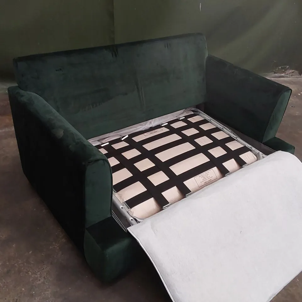 DESIGNER QUALITY 2 SEATER GREEN VELVET UPHOLSTERED SOFA BED