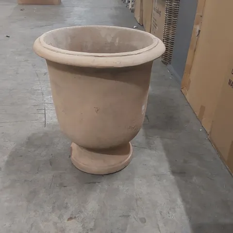 LARGE UBLEY PLANTER - TERRACOTTA