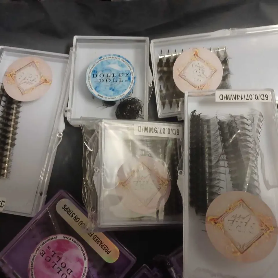 LOT OF APPROXIMATELY 30 ASSORTED BEAUTY ITEMS TO INCLUDE DOLLCE DOLL EYE LASHES