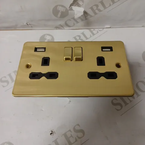 KNIGHTSBRIDGE 13A 2G SWITCHED SOCKET WITH DUAL USB