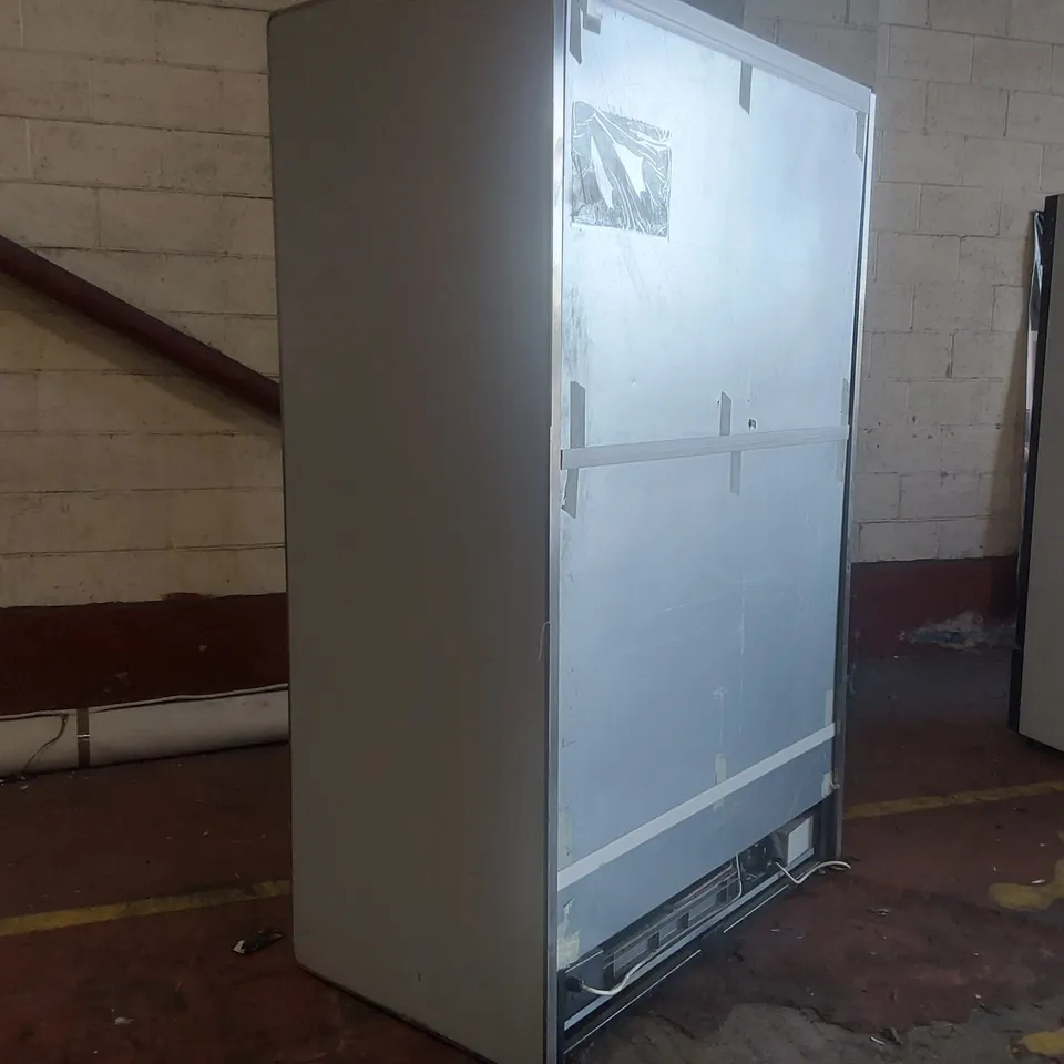 COMMERCIAL MULTI-DECK DISPLAY CHILLER