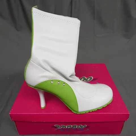 BOXED BAMBOO LEATHER BALLER HIGH HEEL SHOES IN GREEN AND WHITE SIZE 8
