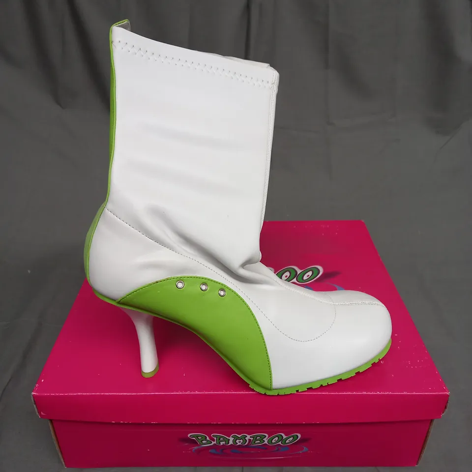 BOXED BAMBOO LEATHER BALLER HIGH HEEL SHOES IN GREEN AND WHITE SIZE 8