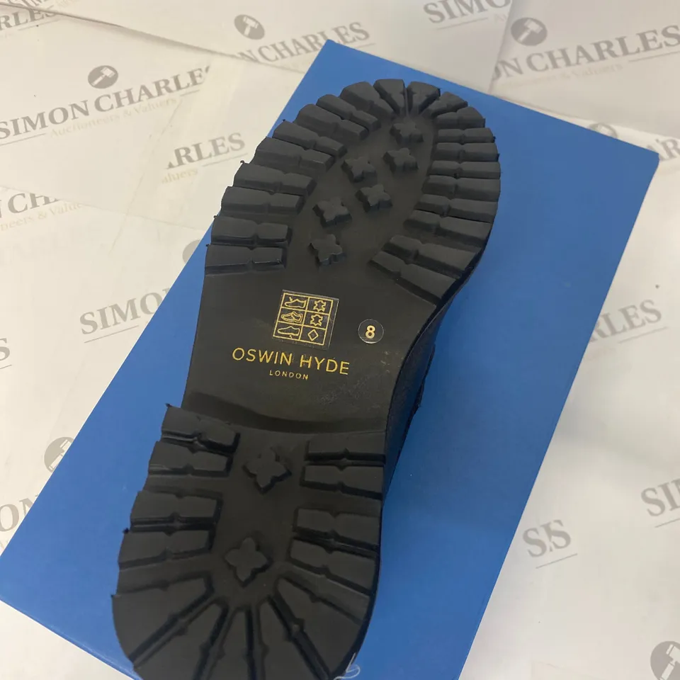 BOXED PAIR OF OSWIN HYDE SHOES SIZE 8