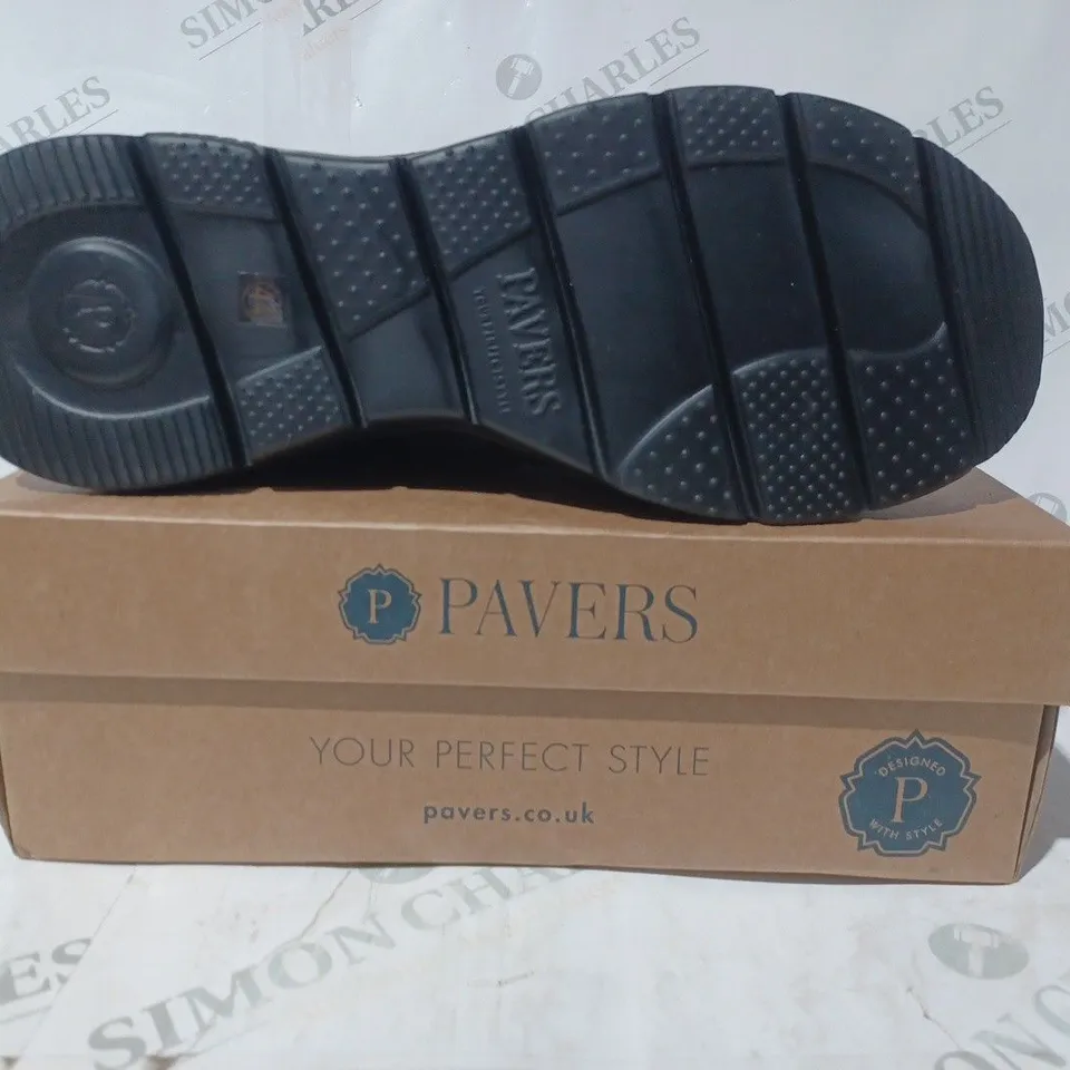 BOXED PAIR OF PAVERS SLIP-ON SHOES IN BLACK UK SIZE 10