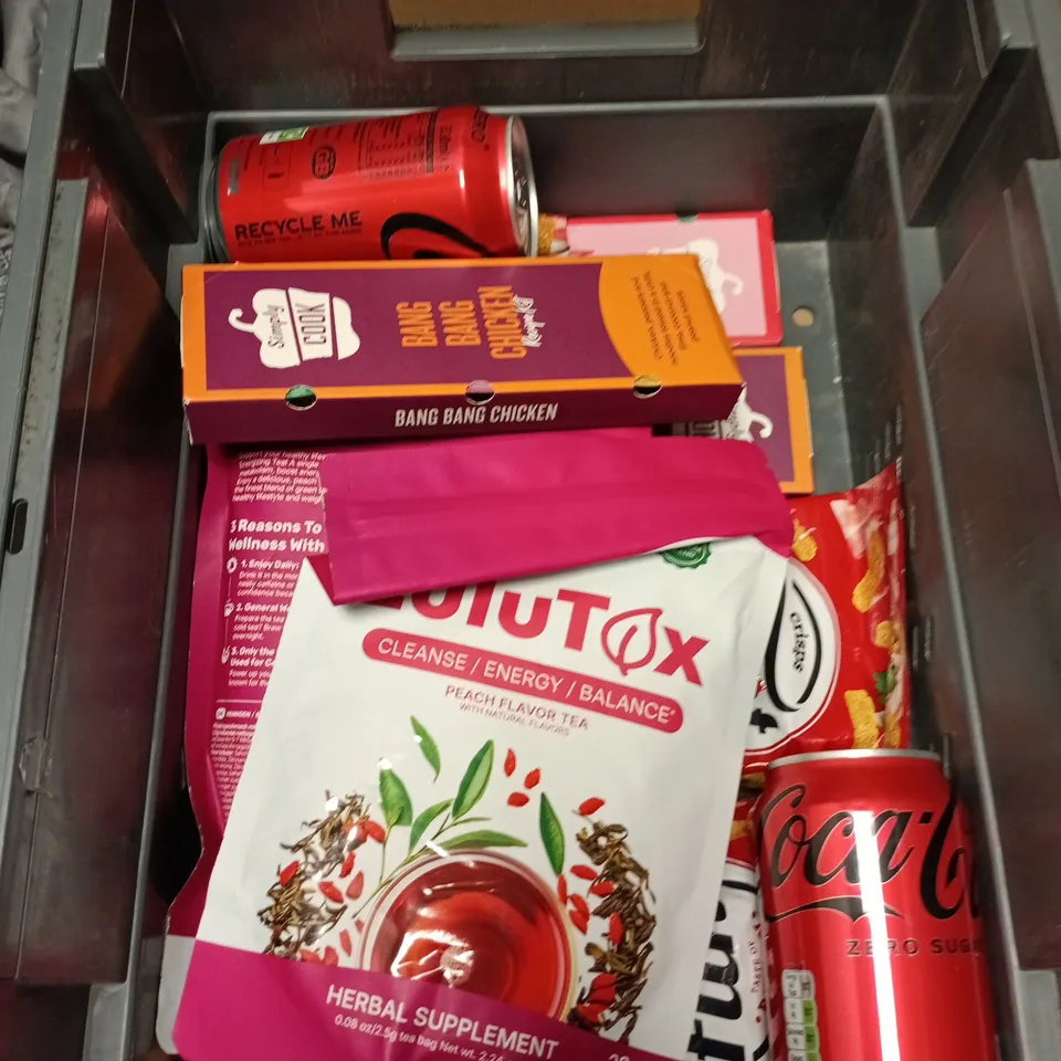 APPROXIMATELY 20 ASSORTED FOOD AND DRINK ITEMS TO INCLUDE - RIBENA, THAI NOODLES AND RAVE GROUND COFFEE