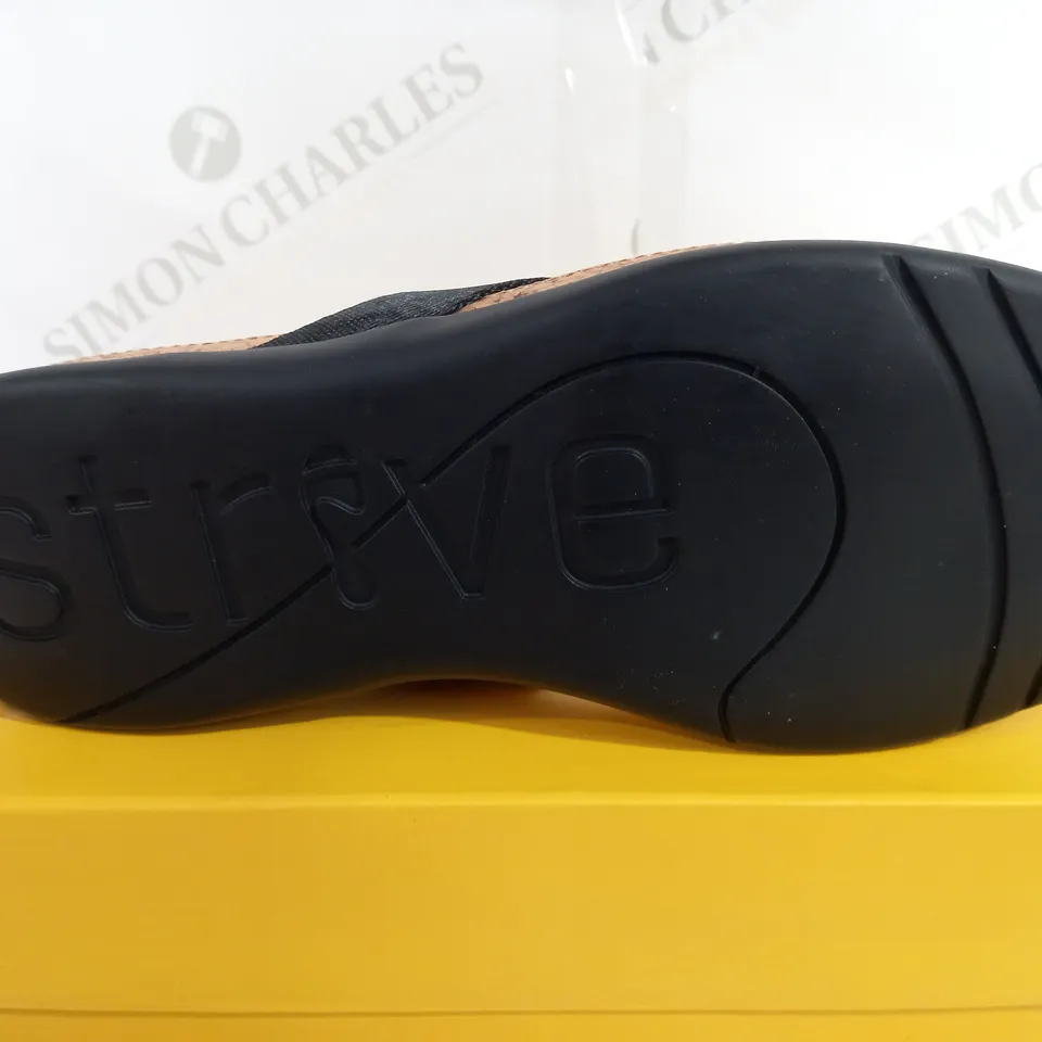 BOXED PAIR OF STRIVE BLACK PLATFORM SANDAL - SIZE 6