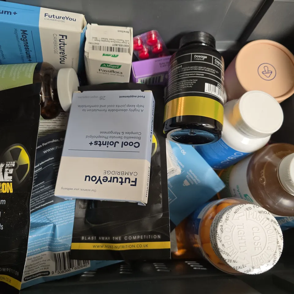 APPROXIMATELY 15 ASSORTED VITAMIN/HEALTH AID PRODUCTS TO INCLUDE SYMPROVE DAILY & ACTIVE BACTERIA, DIRTEA GUMMIES, BODYBIO PC, ETC - COLLECTION ONLY