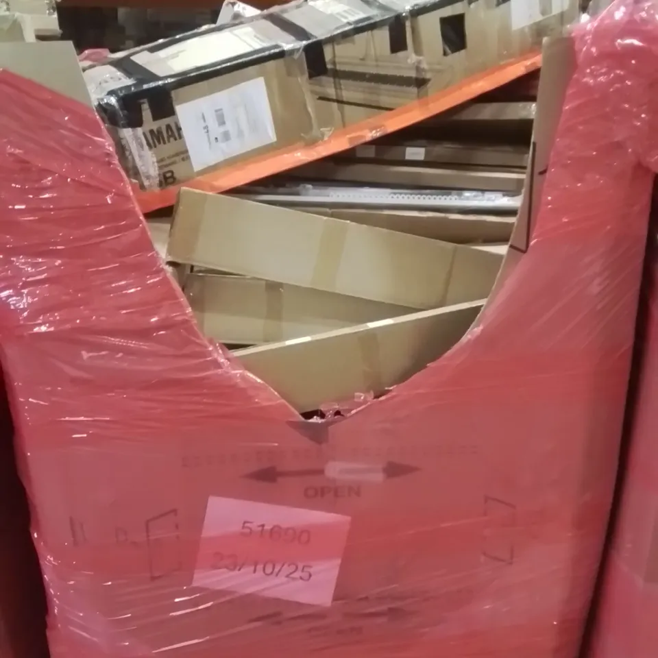 PALLET CONTAINING VARIOUS ASSORTED BOXED HOUSEHOLD ITEMS TO INCLUDE: FOLDABLE BECAUSE RAILS, RETRACTABLE SAFETY GATE, YAMAHA DIGITAL PIANO, AND LOTS MORE UNMARKED BOXED ITEMS 