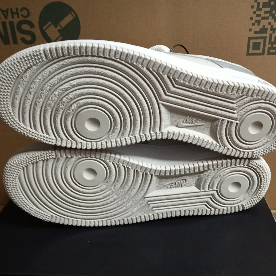 NIKE AIR FORCE 1 LV8 WOLF GREY/WHITE – MEN’S TRAINERS, UK 10