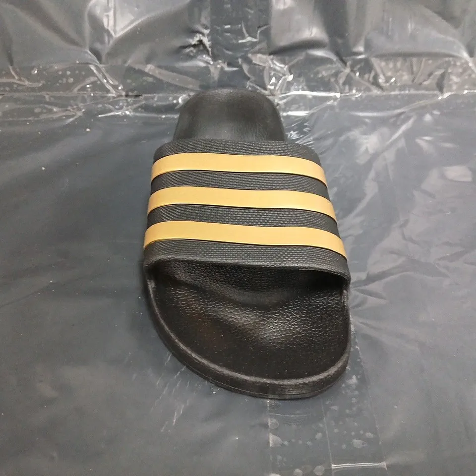 PAIR OF ADIDAS ADILETTE AQUA SLIDES IN BLACK/GOLD SIZE UK 9