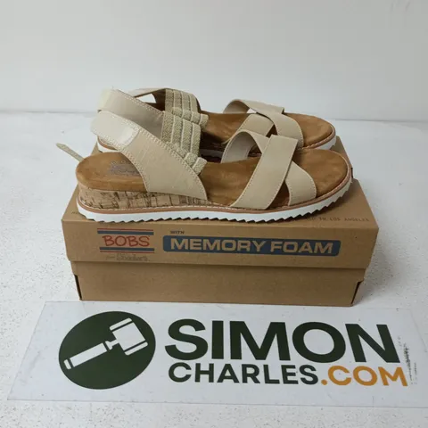 BOXED PAIR OF SKECHERS BOBS SANDALS IN NATURAL - UK 7