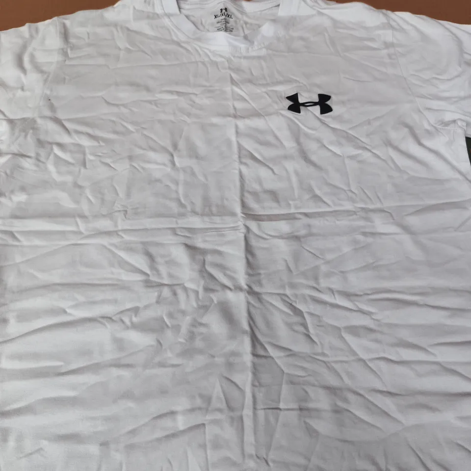 UNDER ARMOUR WHITE T-SHIRT WITH CHEST LOGO – SIZE XL