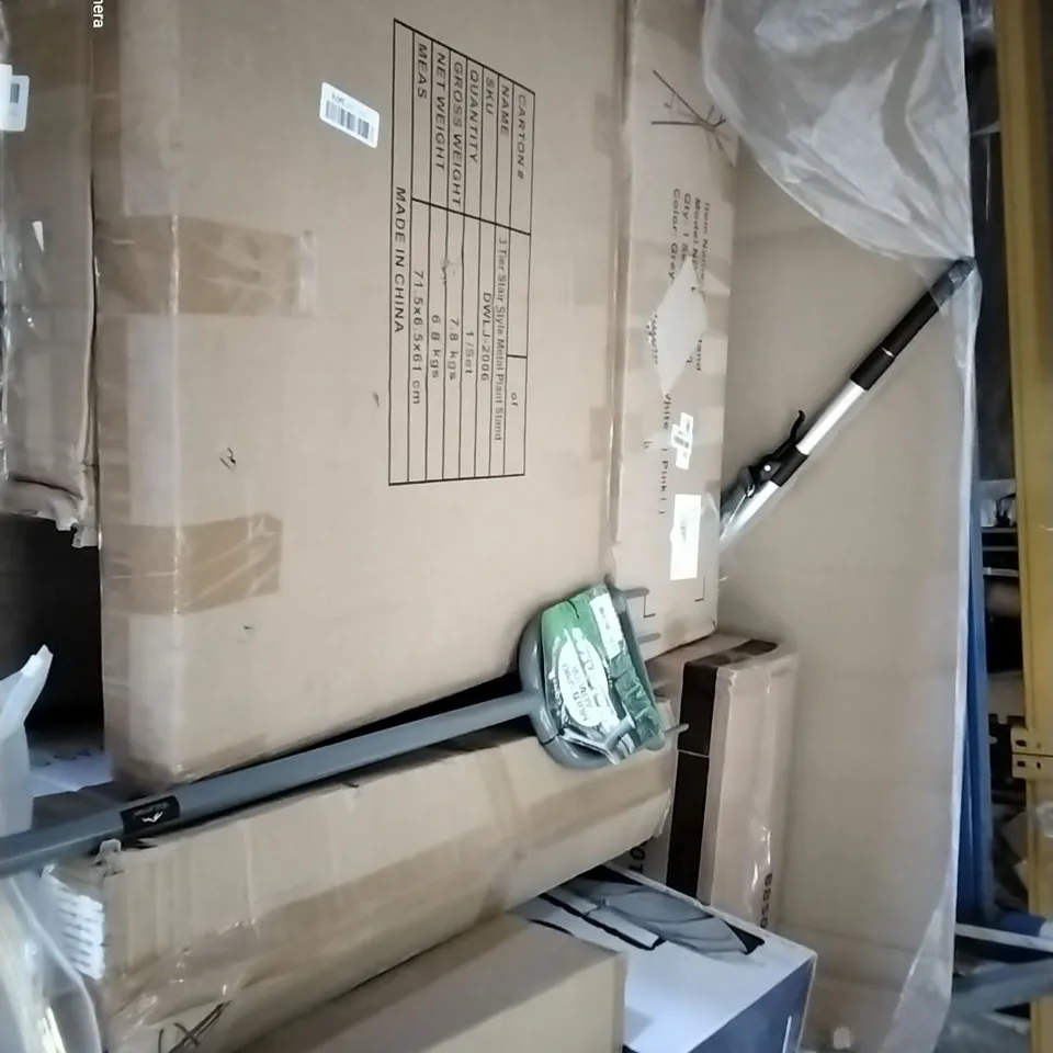 PALLET OF ASSORTED HOUSEHOLD ITEMS TO INCLUDE LED MIRROR, OFFICE STOOL AND FLOOR LAMP