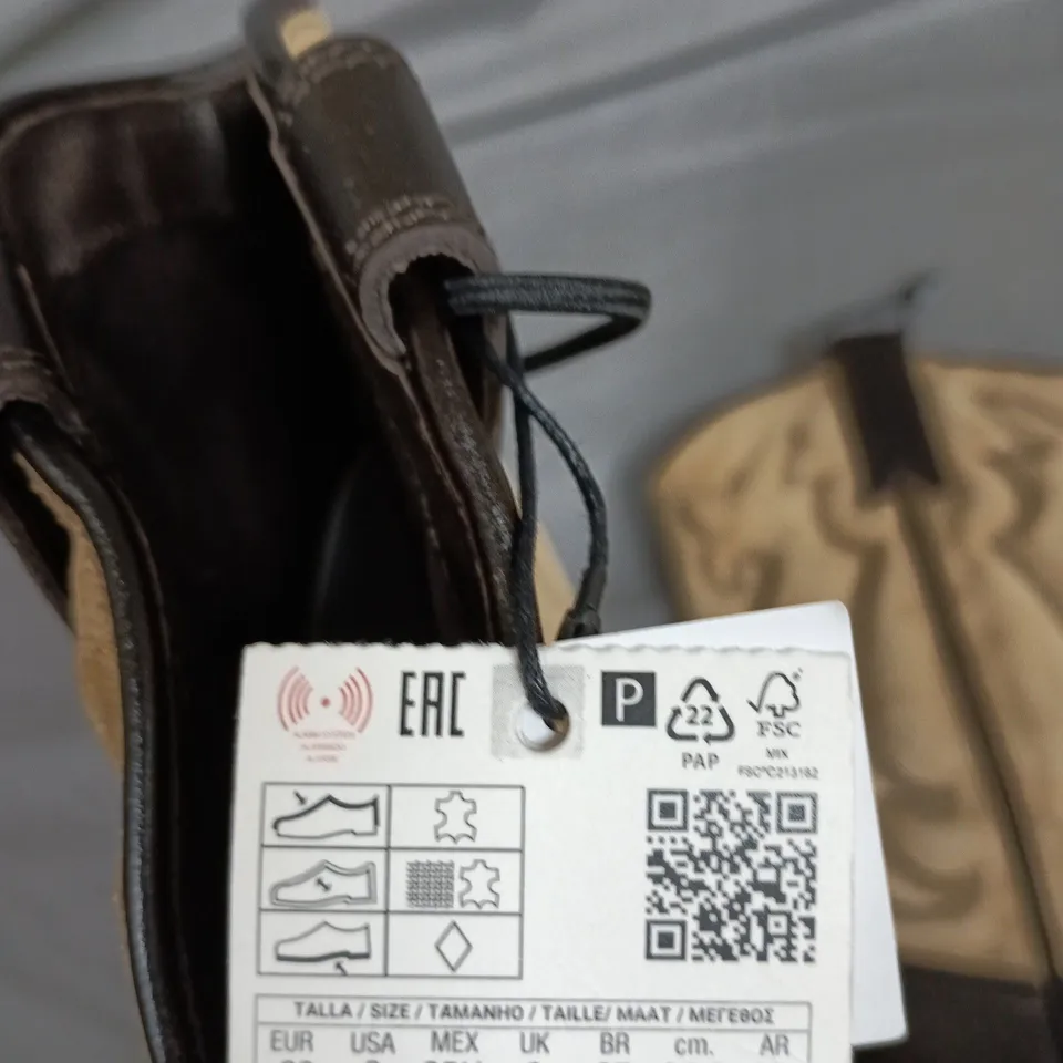 ZARA WOMEN'S WESTERN BOOTS – UK 6, BLACK LEATHER FOOT WITH CREAM SHAFT