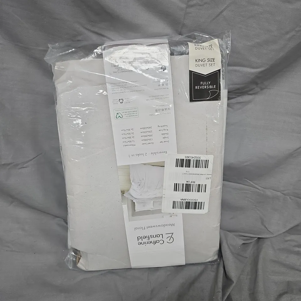 CATHERINE LANSFIELD KING SIZE DUVET SET – REVERSIBLE