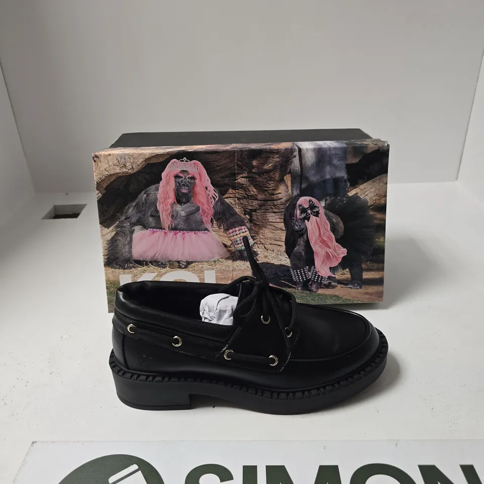 BOXED KOI ARWEN TALE BOAT SHOES - BLACK, UK 5