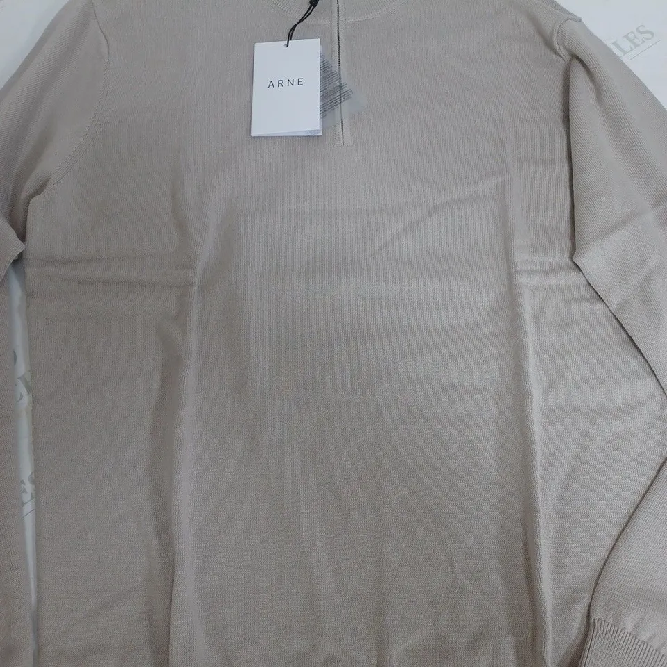 ARNE COTTON KNITTED HALF ZIP FUNNEL NECK JUMPER IN STONE - LARGE