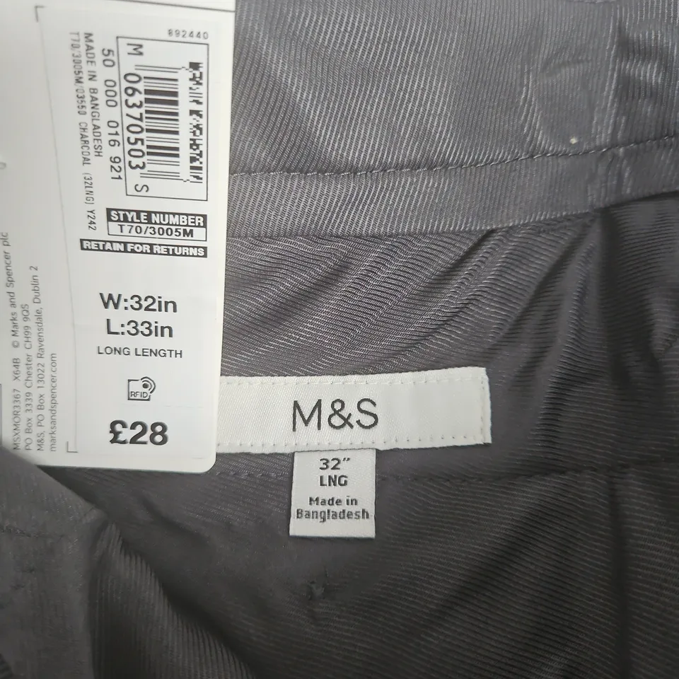 M&S MEN'S TROUSERS – REGULAR FIT, 32W X 33L, GREY