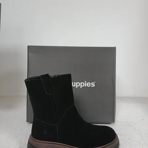 HUSH PUPPIES BLACK SUEDE ANKLE BOOT – WOMEN'S EU SIZE 39