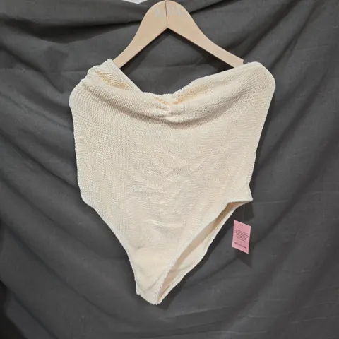 PRETTYLITTLETHING IVORY KNIT BODYSUIT – SIZE L