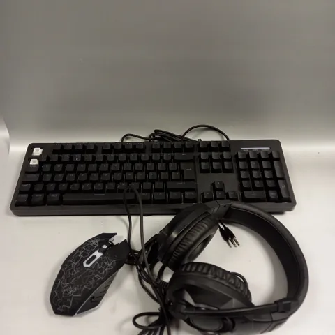 BOXED TECH 4-IN-1 GAMING KIT