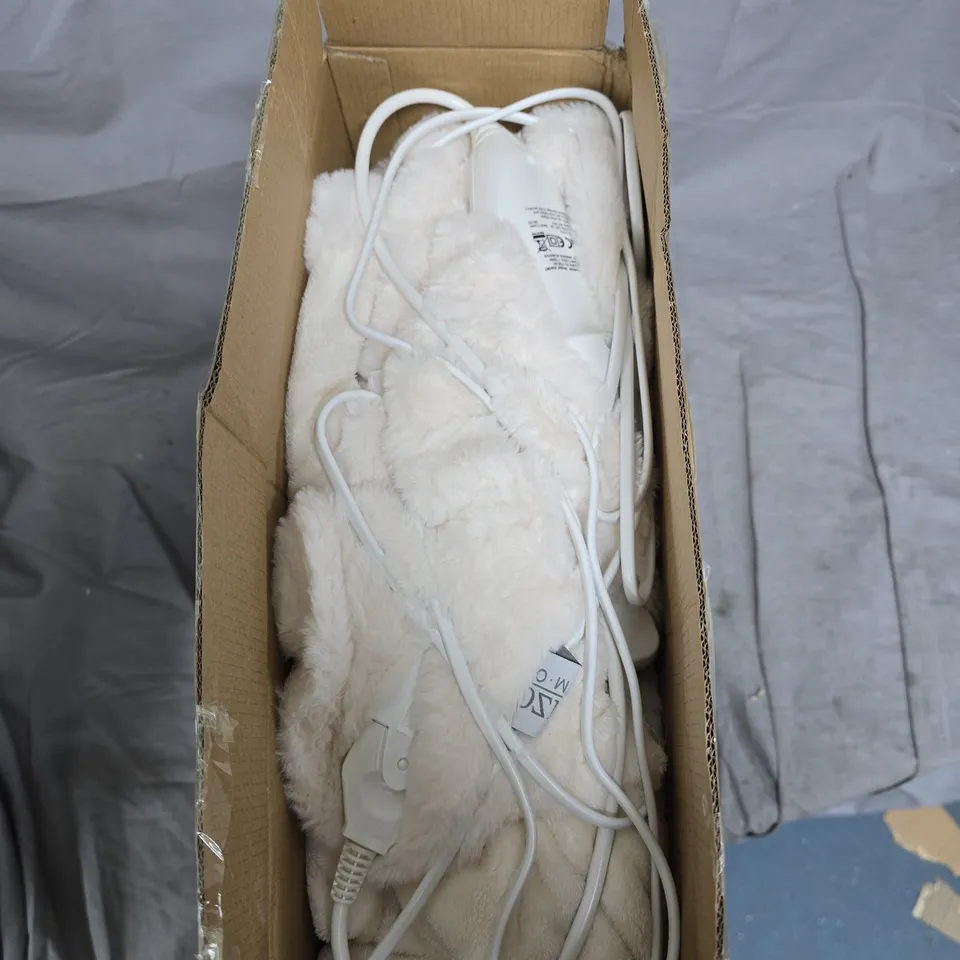 COZEE HOME LUXURY RUCHED FAUX FUR AND VELVET SOFT HEATED THROW