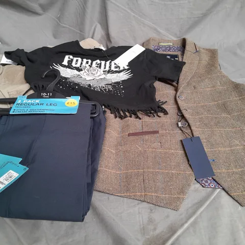 BOX OF APPROXIMATELY 12 ASSORTED KIDS CLOTHING ITEMS TO INCUDE - TROUSERS, TOPS, WAISTCOAT, ETC