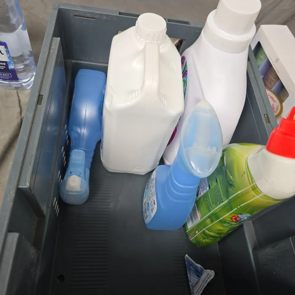 BOX OF ASSORTED CLEANING PRODUCES TO INCLUDE - FEBREZE - COMFORT - DESCALER - COLLECTION ONLY  
