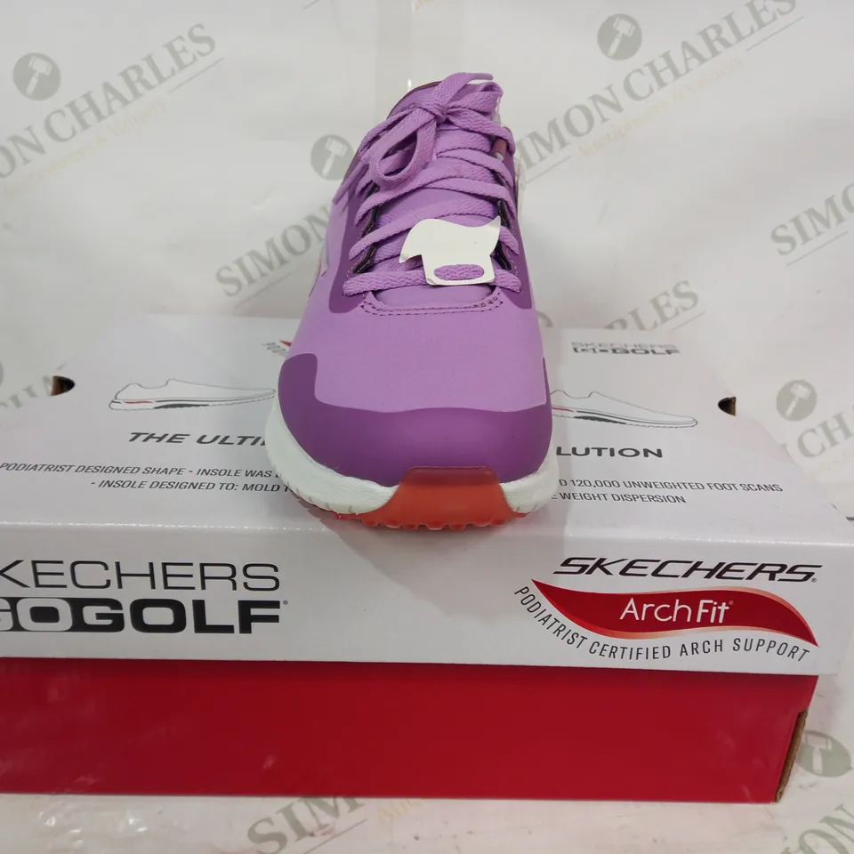 BOXED PAIR OF SKECHERS ARCHFIT GO GOLF MAX 2 SHOES IN LAVENDER UK SIZE 5.5
