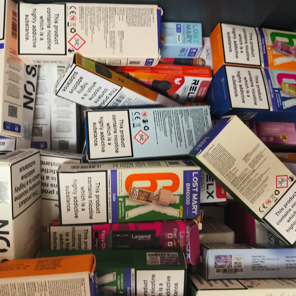 APPROXIAMTELY 20 ASSORTED VAPING PRODUCTS - COLLECTION ONLY
