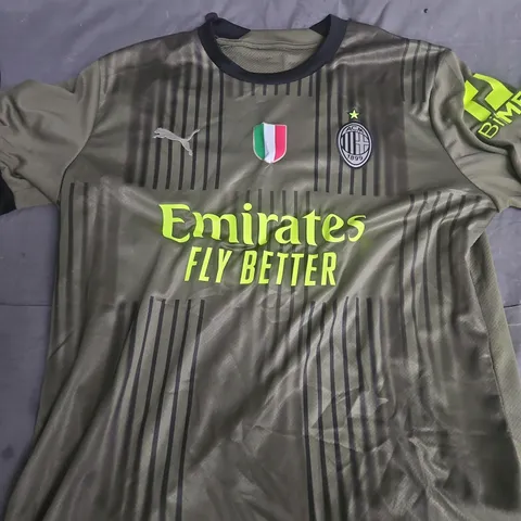 AC MILAN FOOTBALL SHIRT – PUMA – EMIRATES FLY BETTER (MEN'S) SIZE L