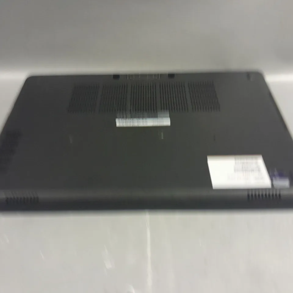 DELL LATITUDE E5570	15 INCH	I3-6100U 2.30GHZ