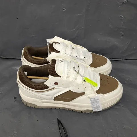 PAIR OF BERSHKA TRAINERS IN WHITE/BROWN - 9