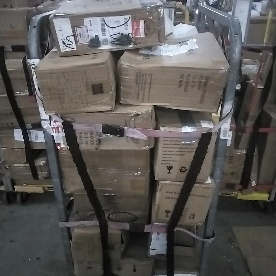 CAGE OF ASSORTED HOUSEHOLD GOODS AND PRODUCTS, TO INCLUDE WOODEN HANGERS, KIDS PLAY TENT, CAKE TURNTABLE - CAGE NOT INCLUDED 