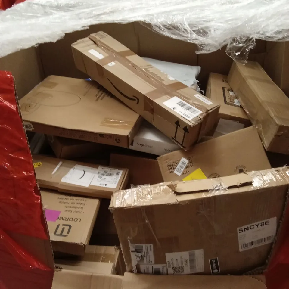 PALLET OF ASSORTED HOUSEHOLD GOODS AND PRODUCTS TO INCLUDE; TOILET SEATS ETC
