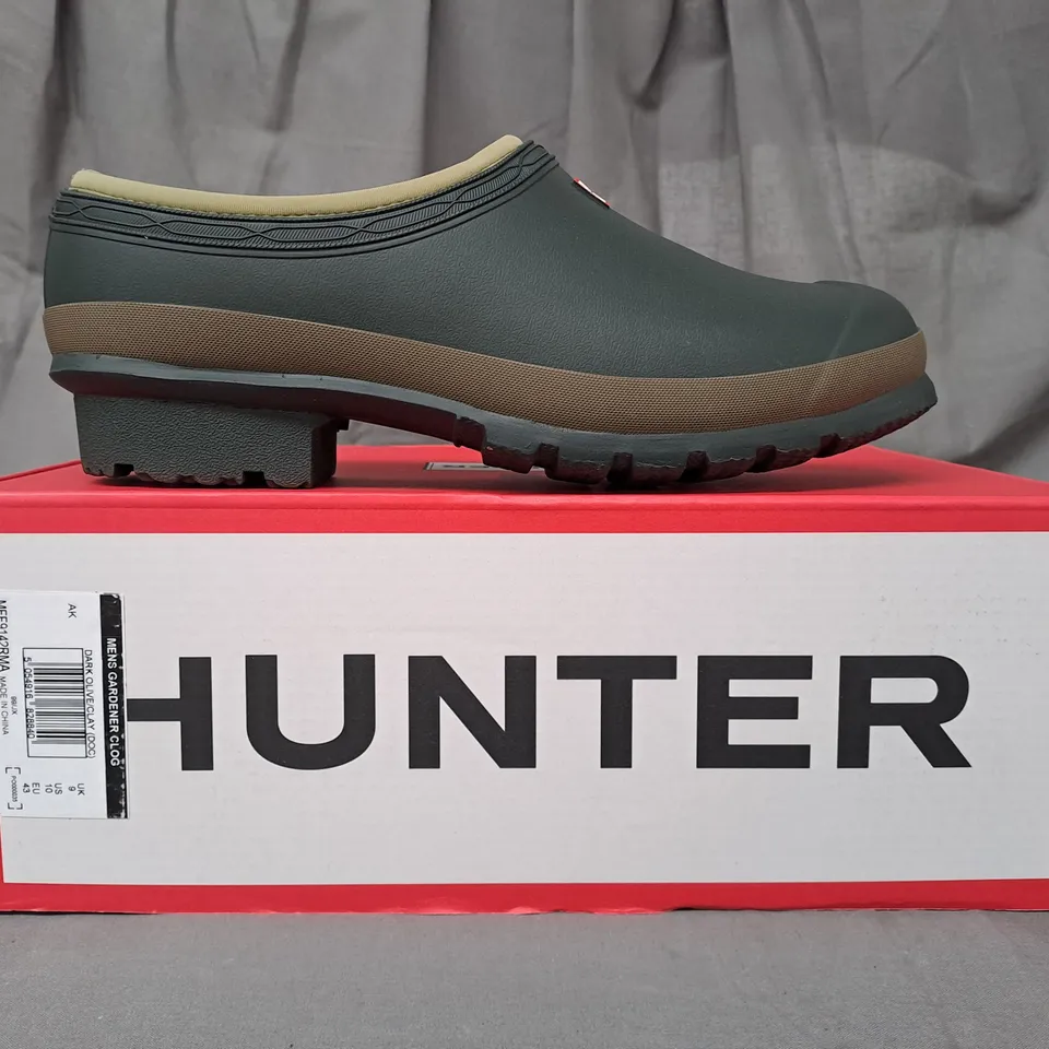 BOXED PAIR OF HUNTER MEN'S GARDENING CLOGS IN GREEN UK SIZE 9