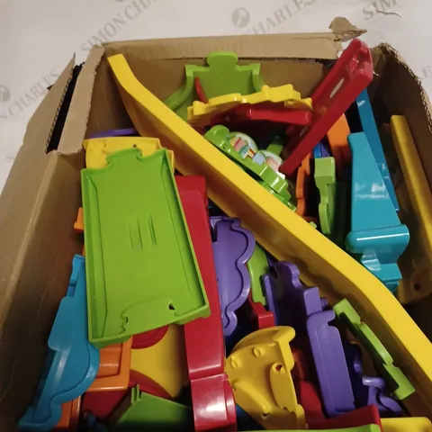 KIDS TOY RACE TRACK