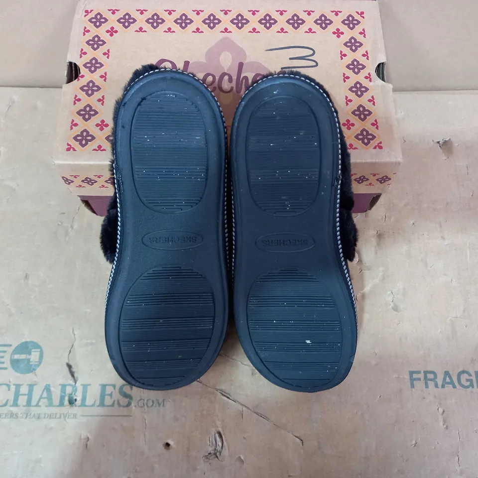 BOXED PAIR OF SKECHERS - SIZE 4
