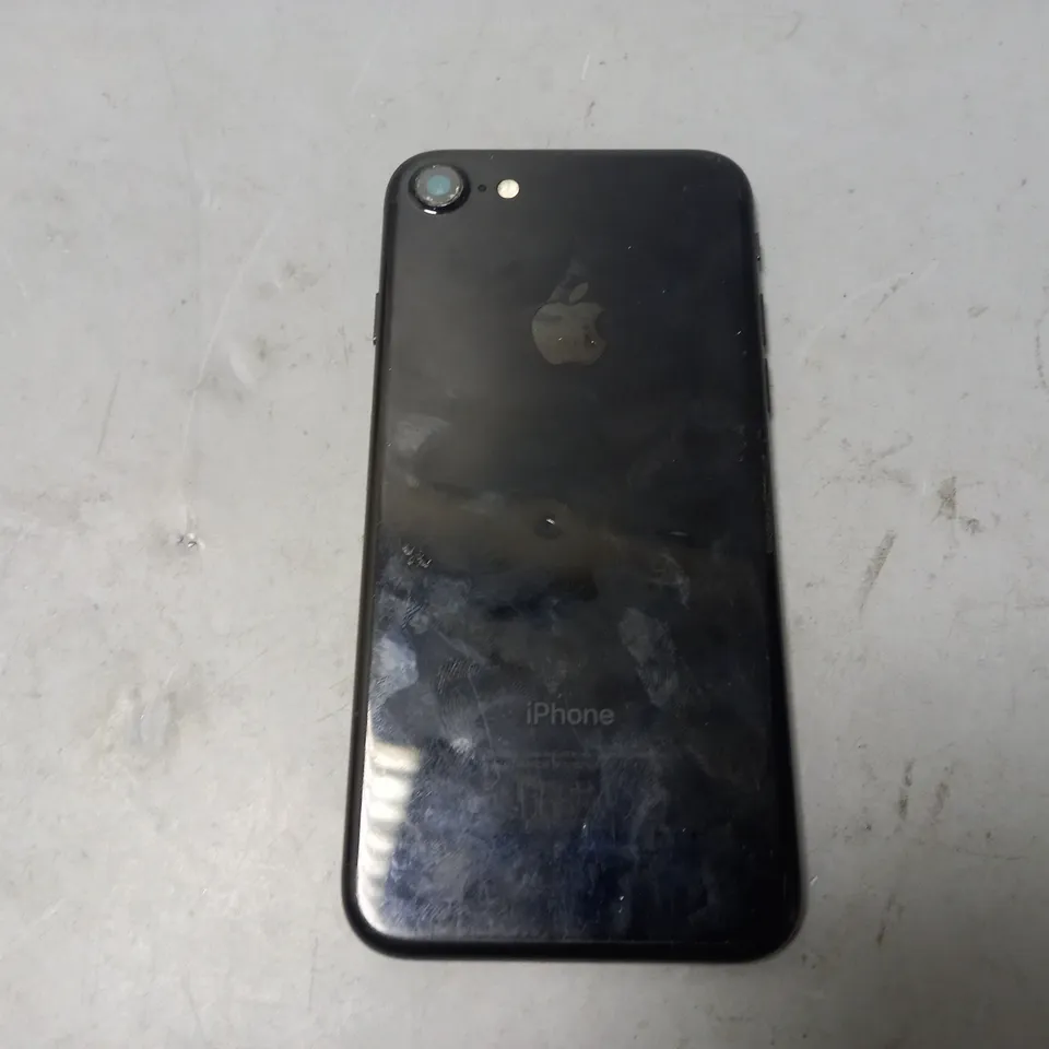 APPLE IPHONE 7 (A1778) SMARTPHONE