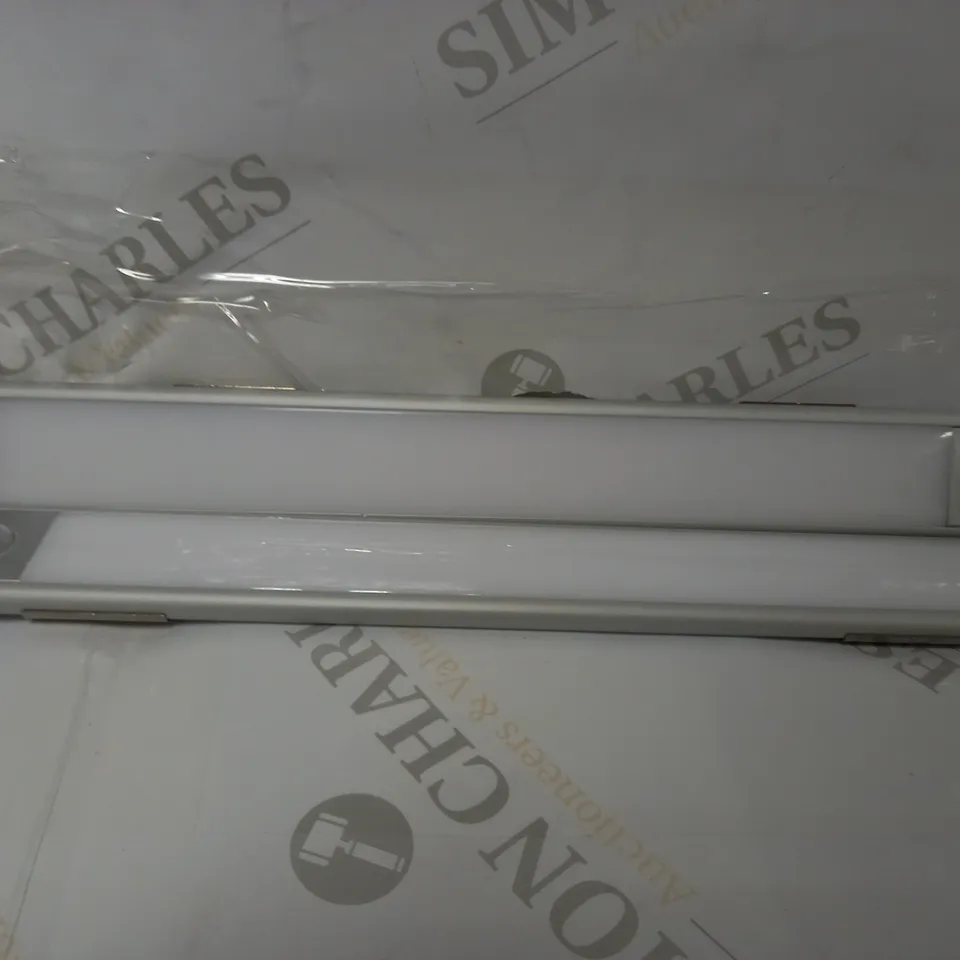 SFIXX SET OF 2 USB RECHARGEABLE MOTION SENSOR LIGHTS