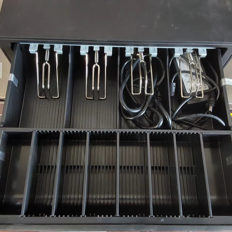 EPOSNOW LOCKING CASH DRAWER 