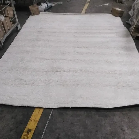 LAKELY LOOPED / HOOKED IVORY RUG APPROXIMATELY 236X305CM