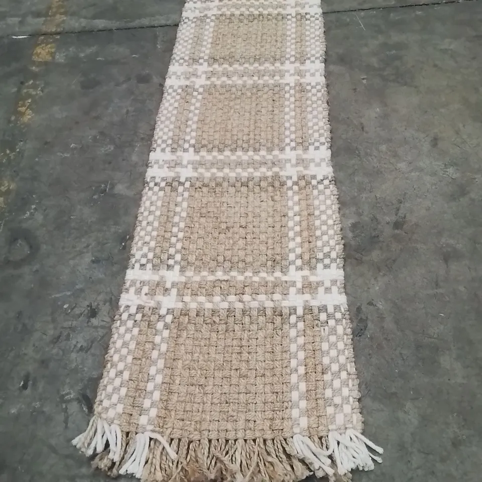 QUALITY DESIGNER AREA RUG - APPROXIMATELY 240X60CM