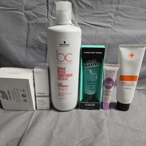 TOTE OF APPROX 20 ASSORTED HEALTH & BEAUTY PRODUCTS TO INCLUDE : SCHWARZKOPF BONACURE CONDITIONER, GRIP MASTER PRIMER, L’ORÉAL GLAM NUDE BB CREAM, DOTERRA ONGUARD TOOTHPASTE, THE ORDINARY BOX